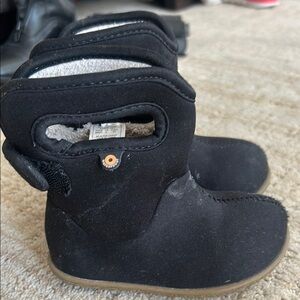 Bogs Kids Black and Gray Winter Boots